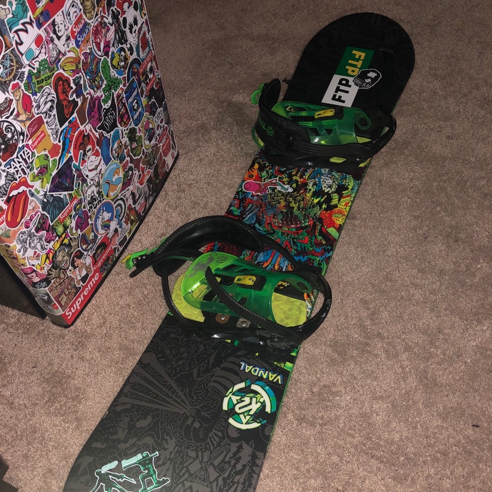 K2 Vandal Snowboard + matching K2 Vandal Bindings
